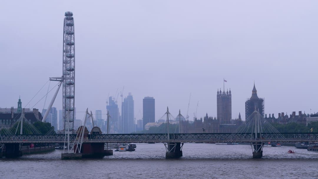 Foggy London cityscape illustrating the atmosphere of the Great Smog era